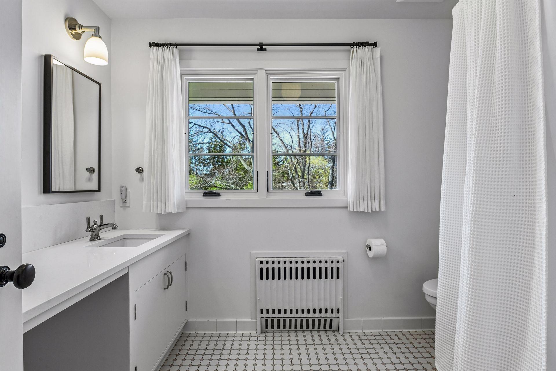 1300 Bracketts Point Road