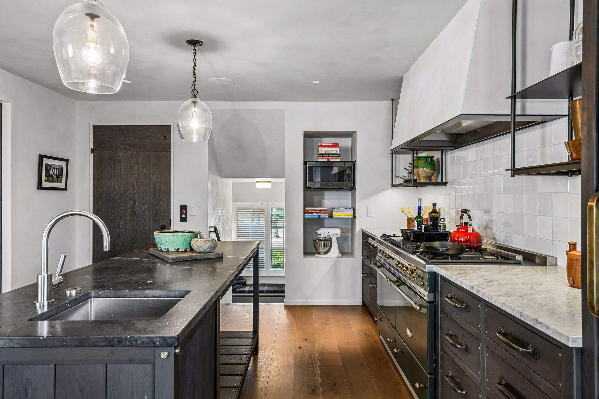 1300 Bracketts Point Road