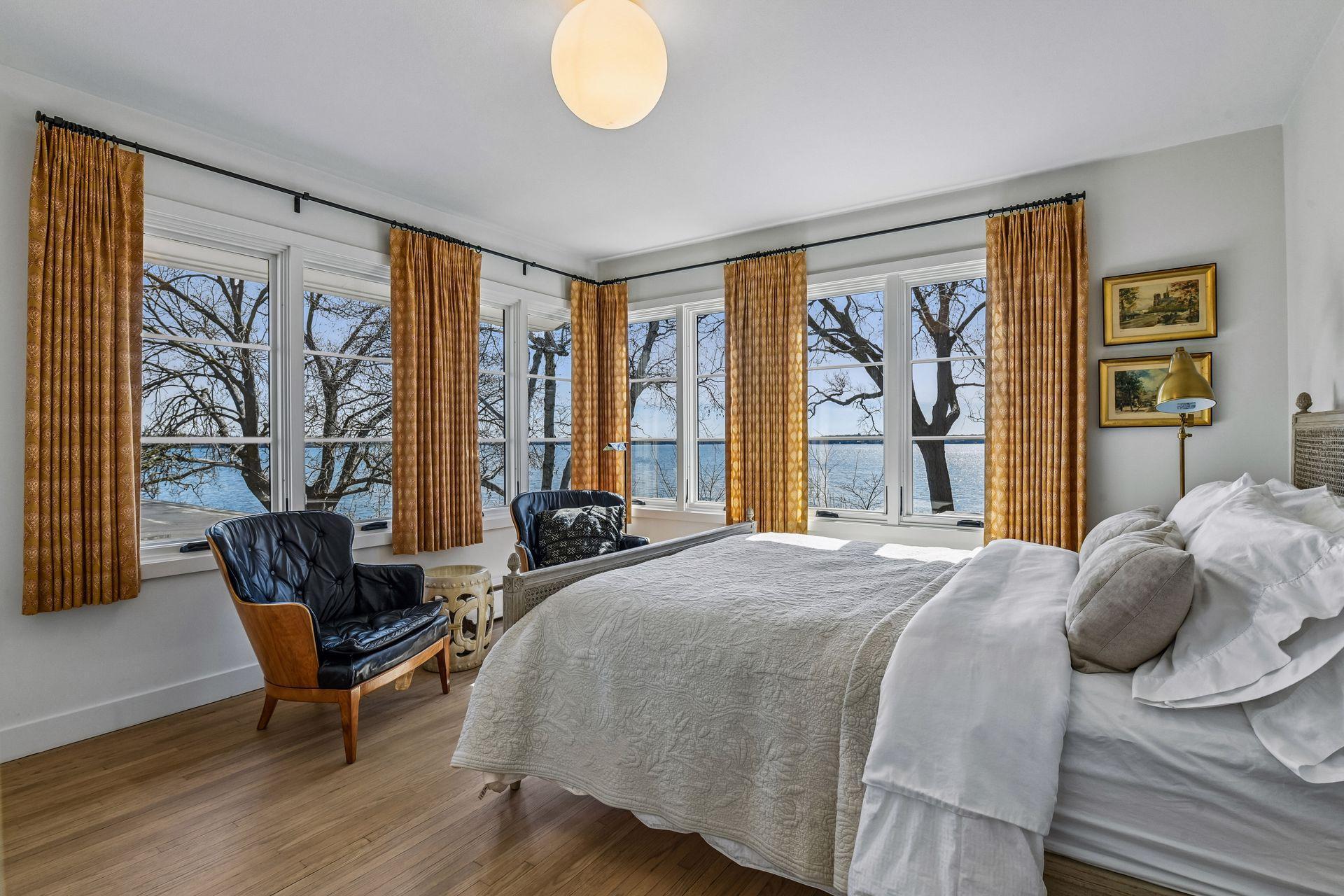 1300 Bracketts Point Road