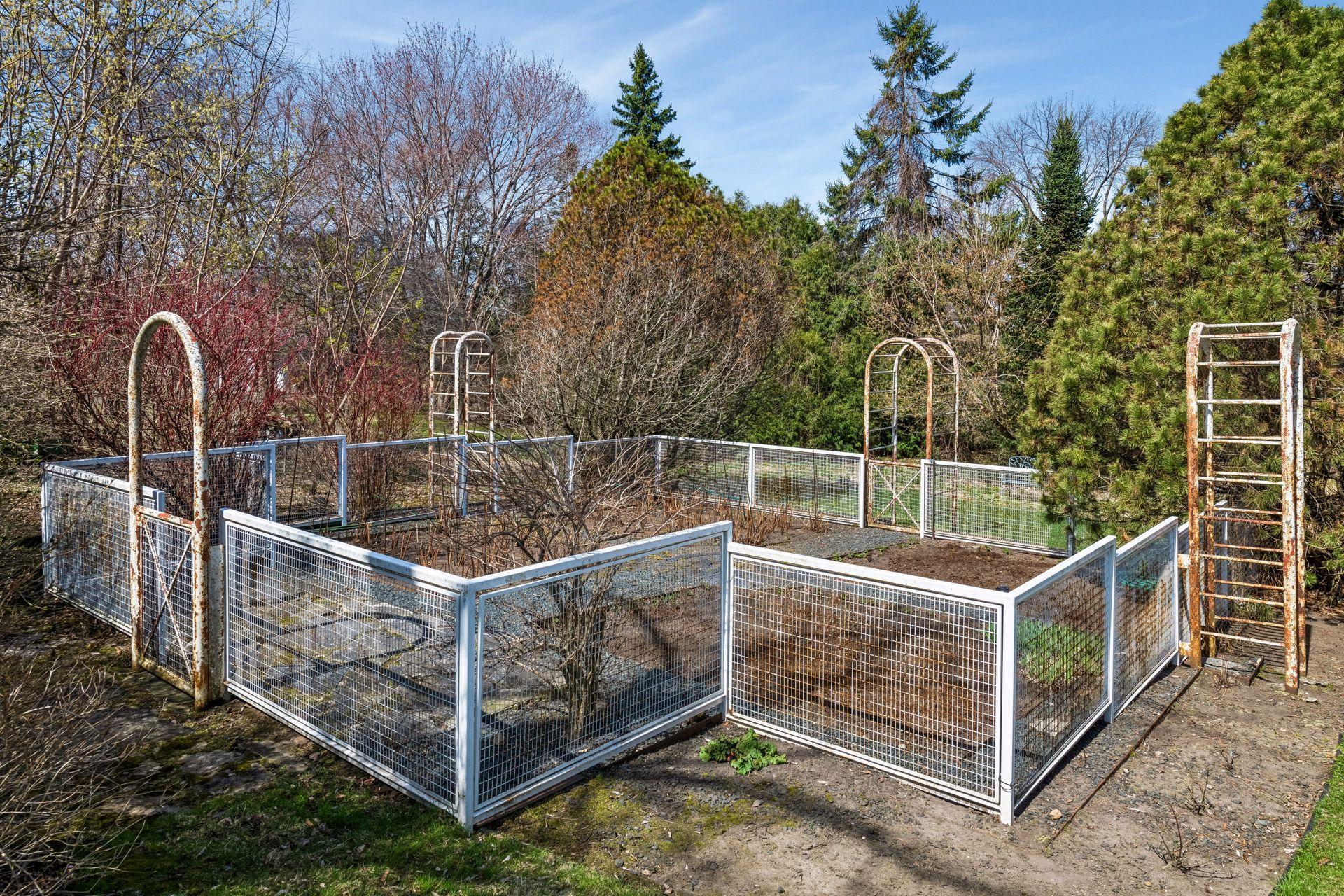 1300 Bracketts Point Road