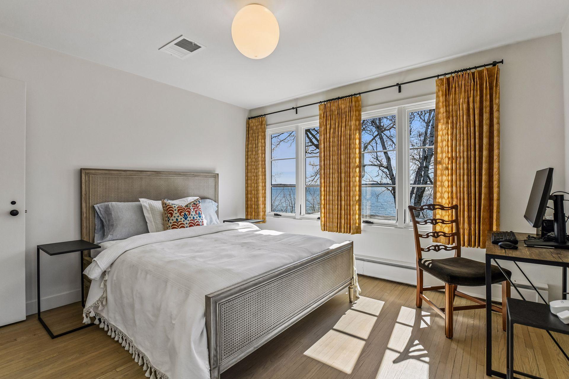 1300 Bracketts Point Road