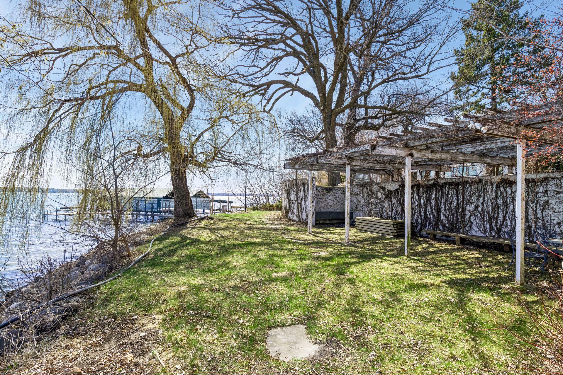 1300 Bracketts Point Road