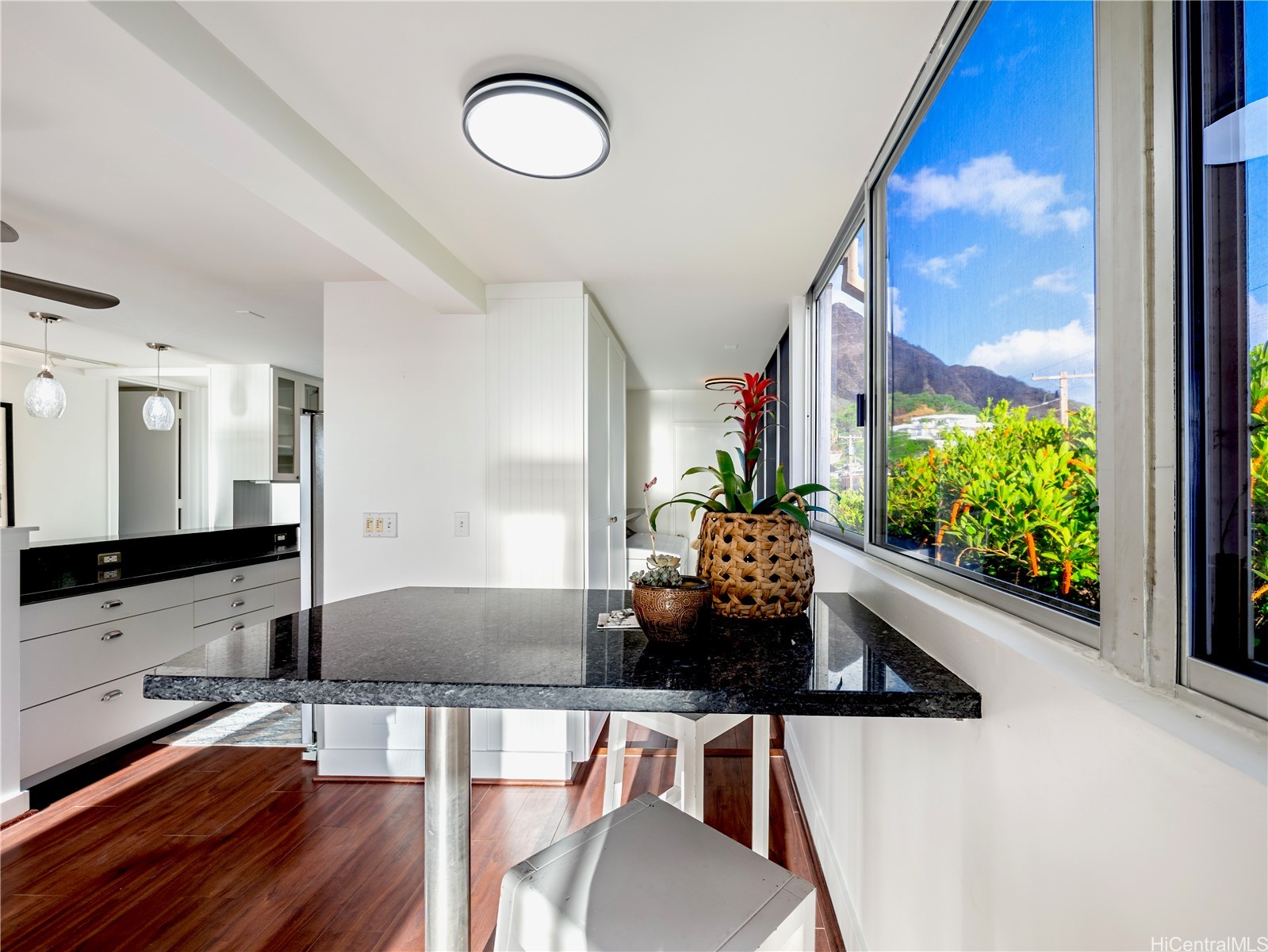 3056 Kalakaua Avenue Unit: 3W