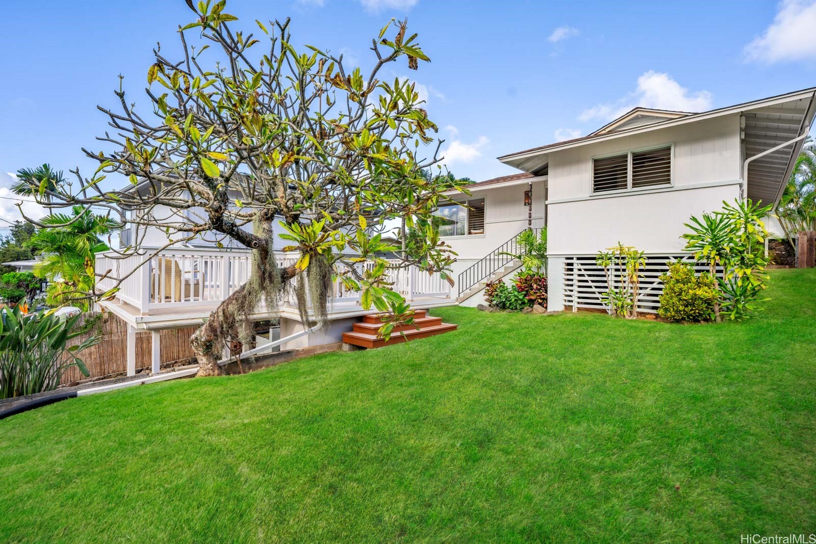 44-135 Mikiola Drive