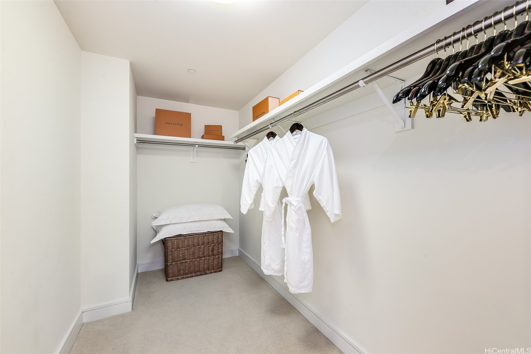 223 Saratoga Road 3203