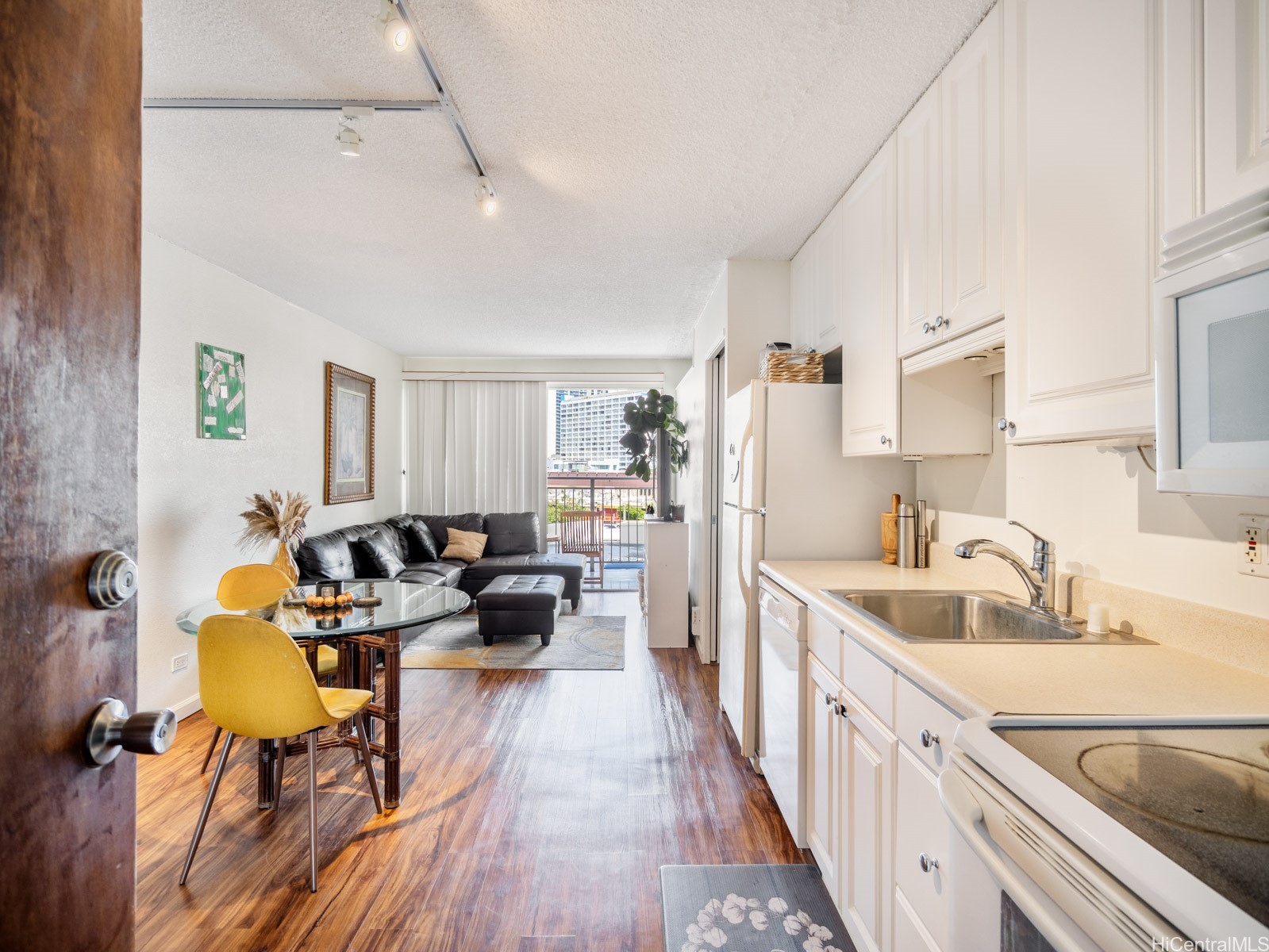 1655 Makaloa Street 404