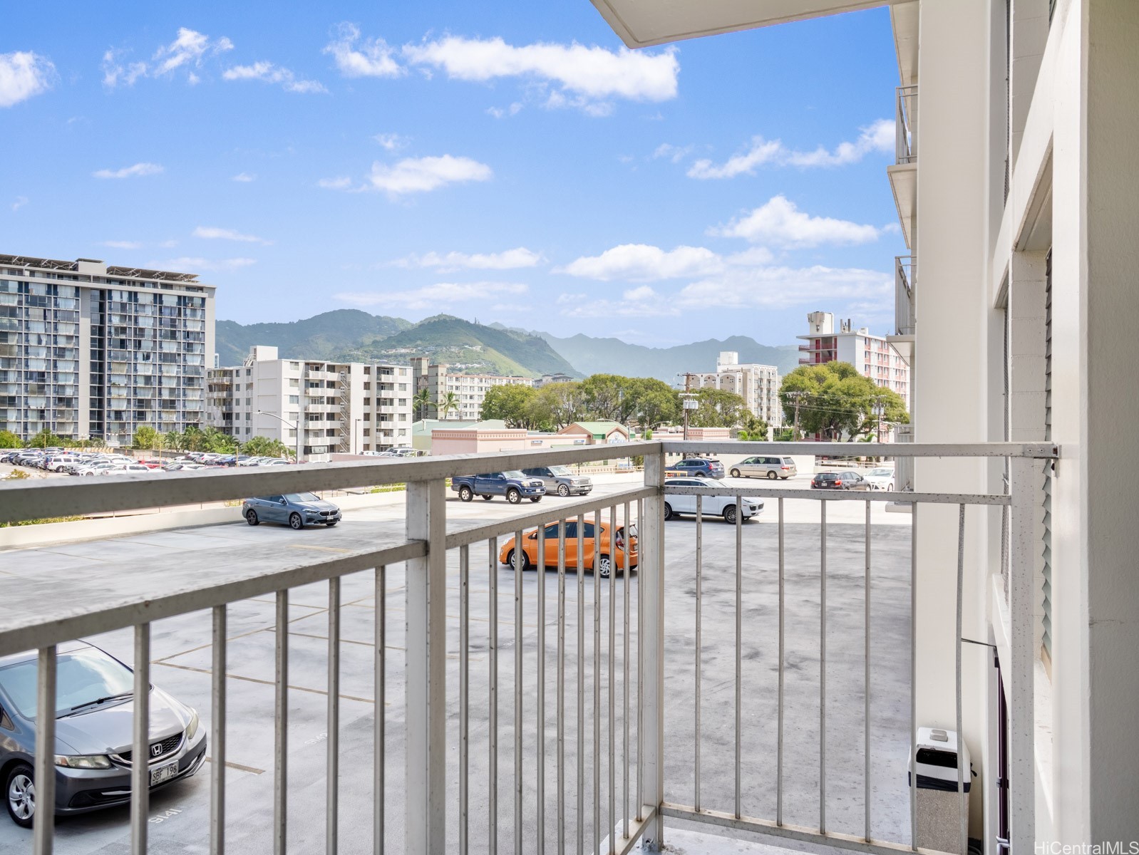 1655 Makaloa Street 404