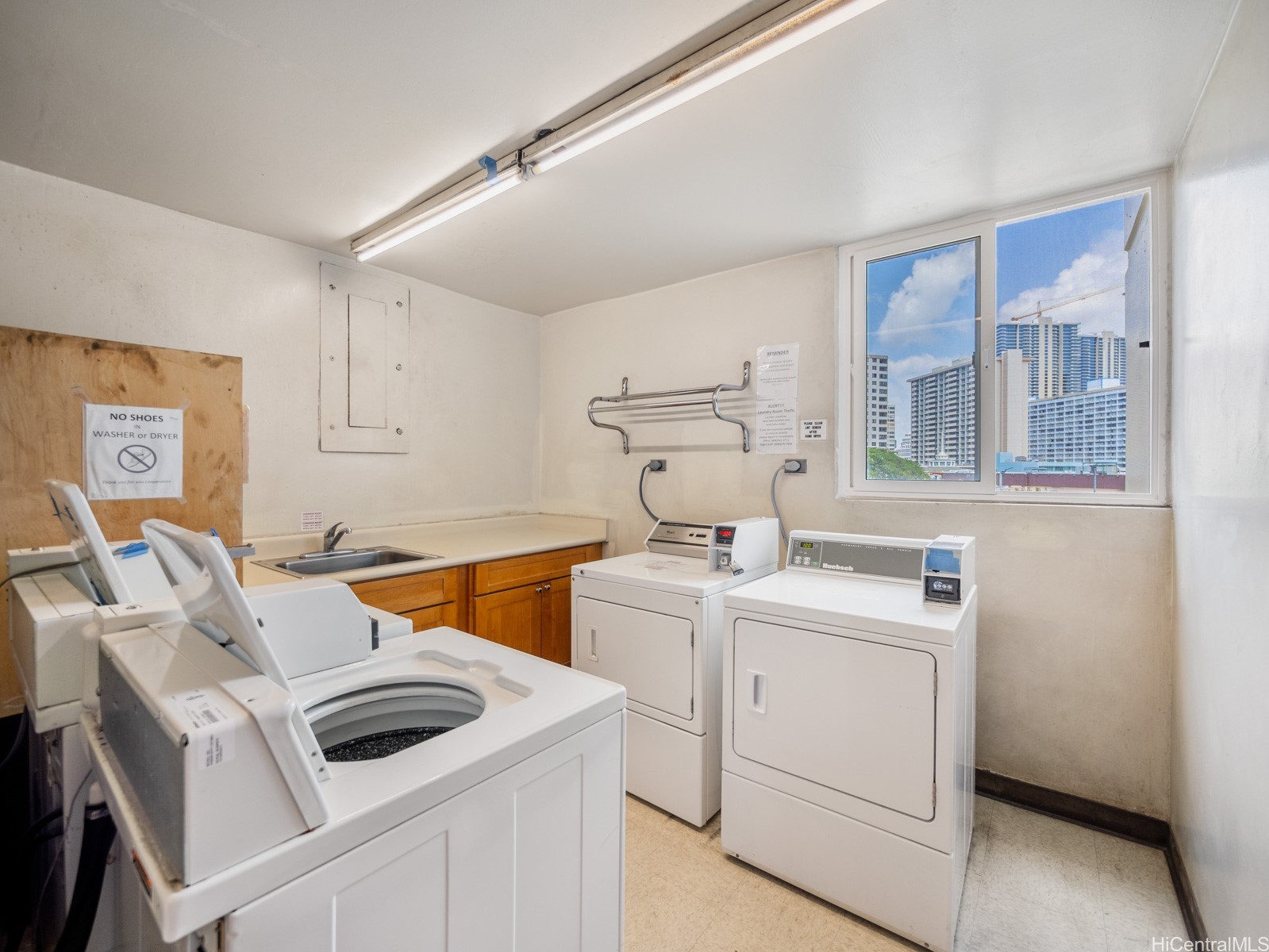 1655 Makaloa Street 404