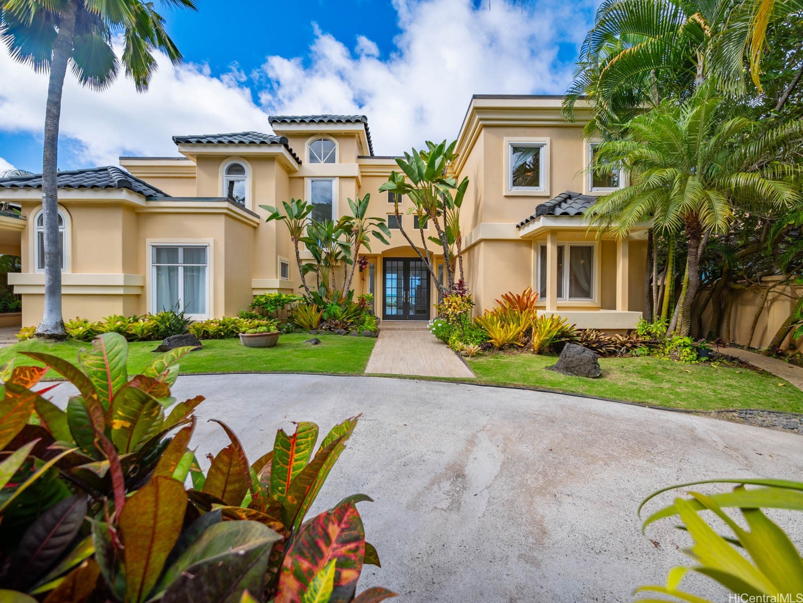 756 Mokulua Drive