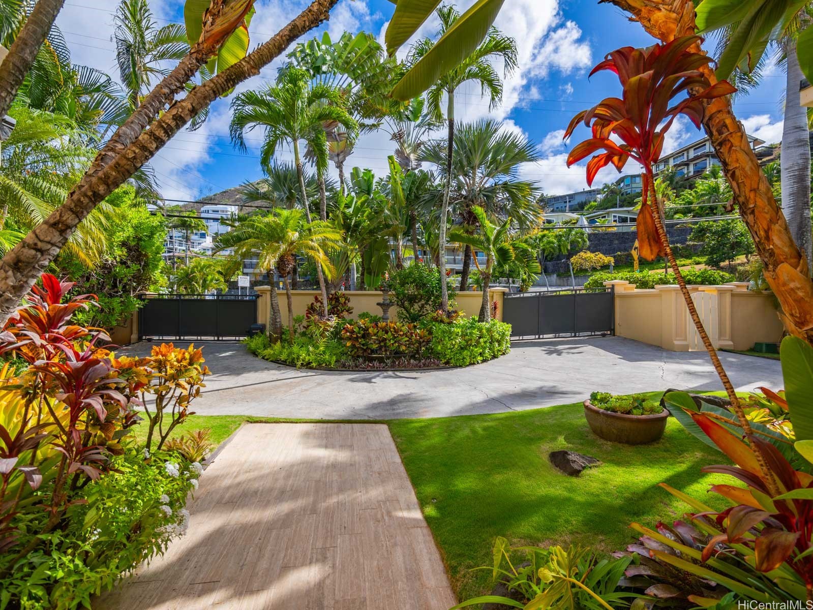 756 Mokulua Drive