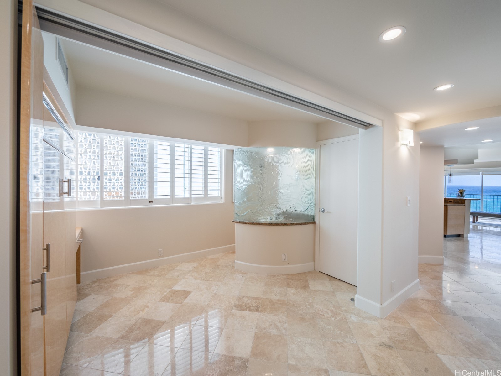 3015 Kalakaua Avenue 901