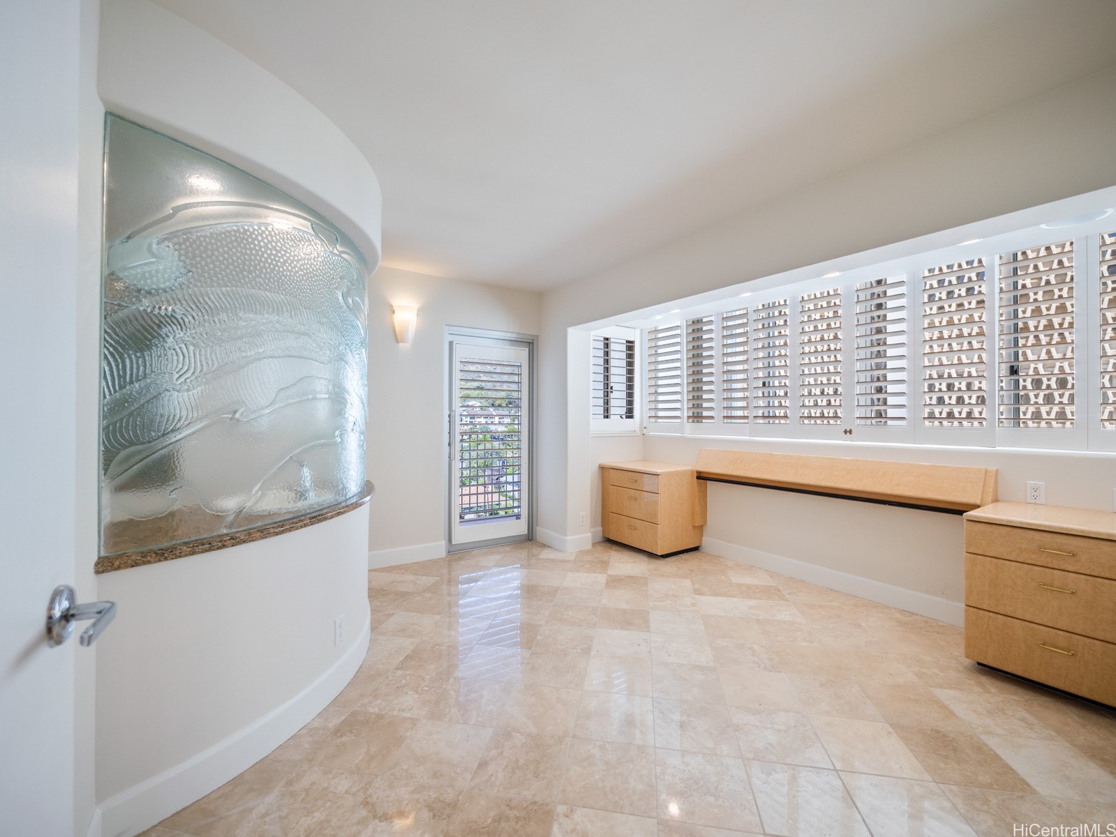3015 Kalakaua Avenue 901