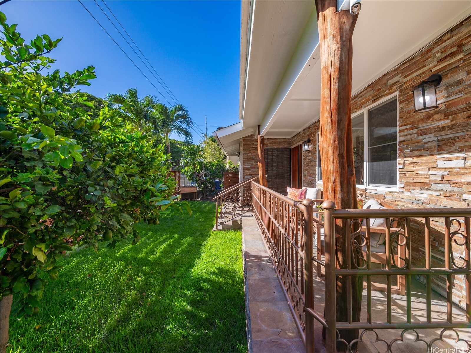 3568 Leahi Avenue