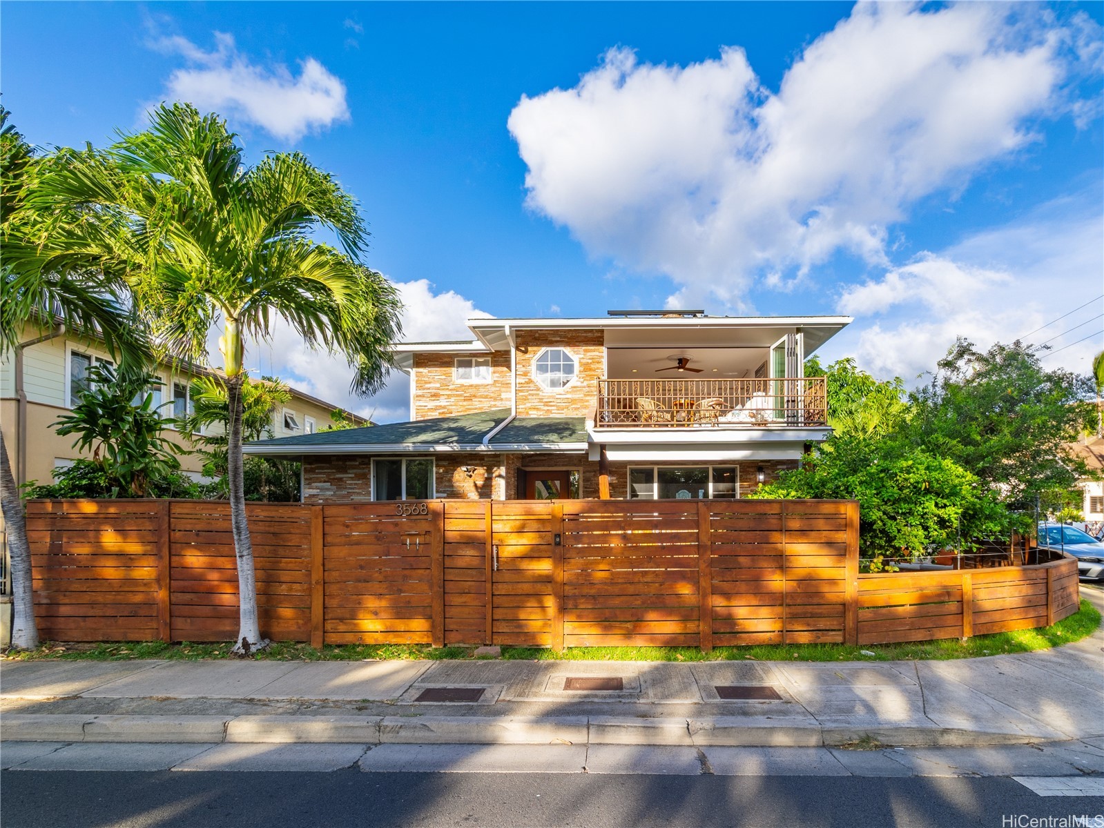 3568 Leahi Avenue