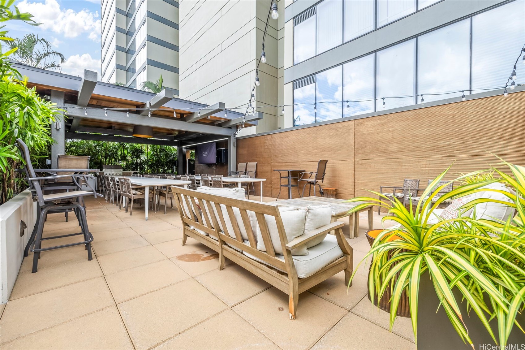 1009 Kapiolani Boulevard 2404
