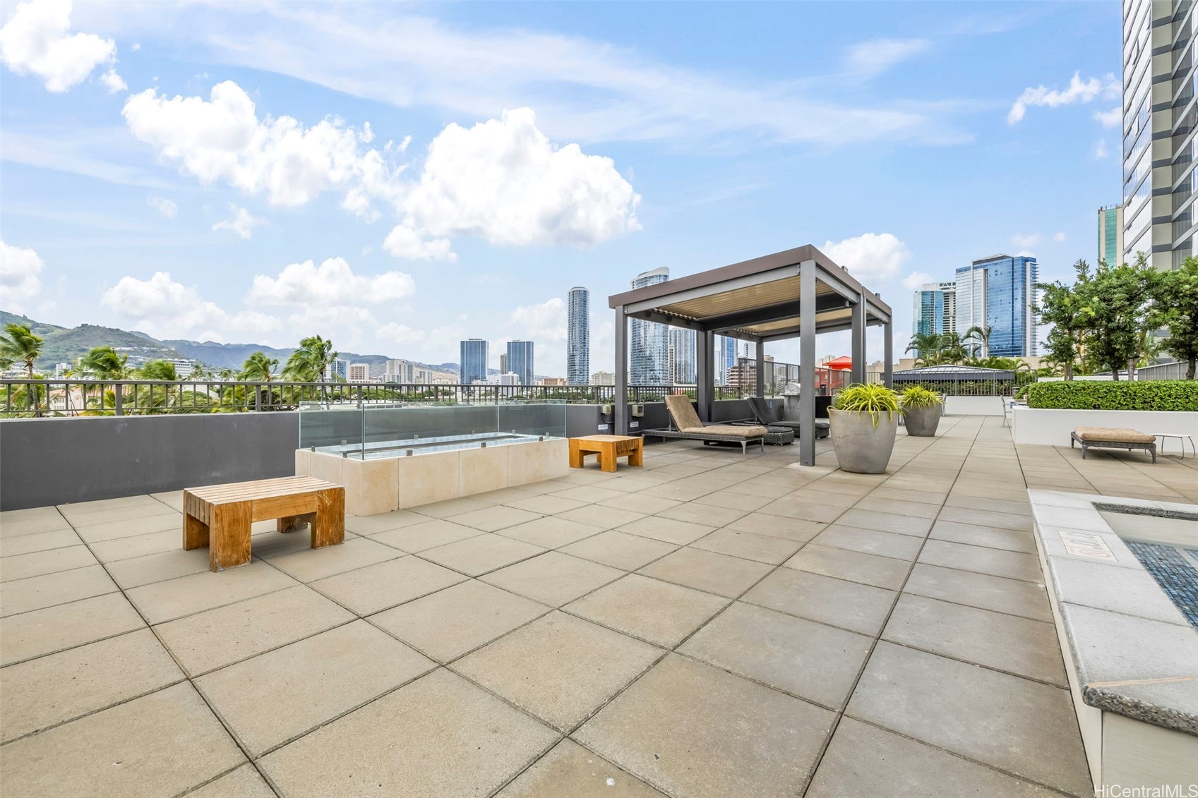 1009 Kapiolani Boulevard 2404