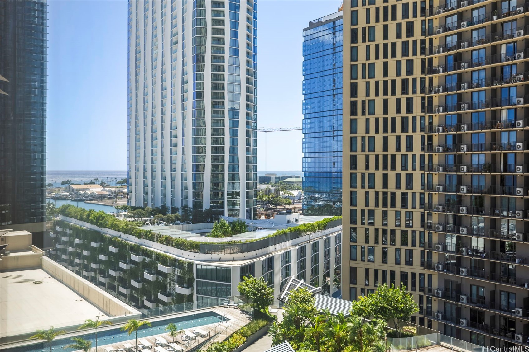 1001 Queen Street 1213
