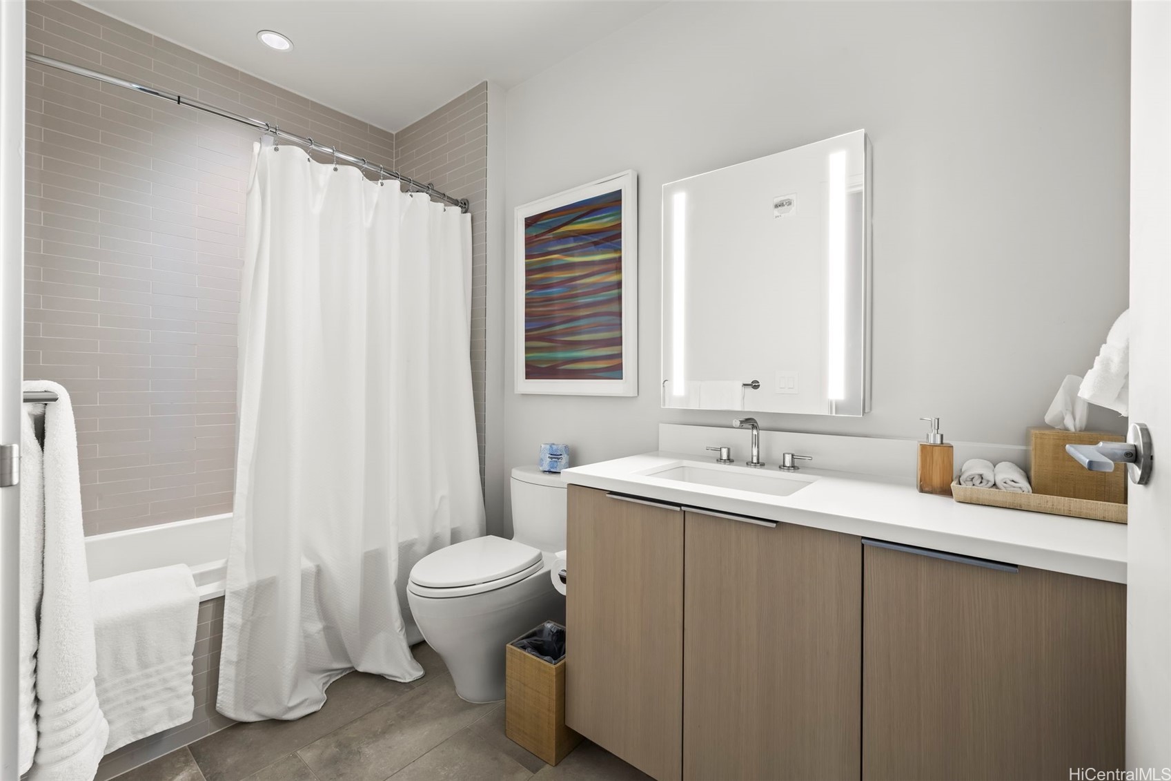 1001 Queen Street 1213