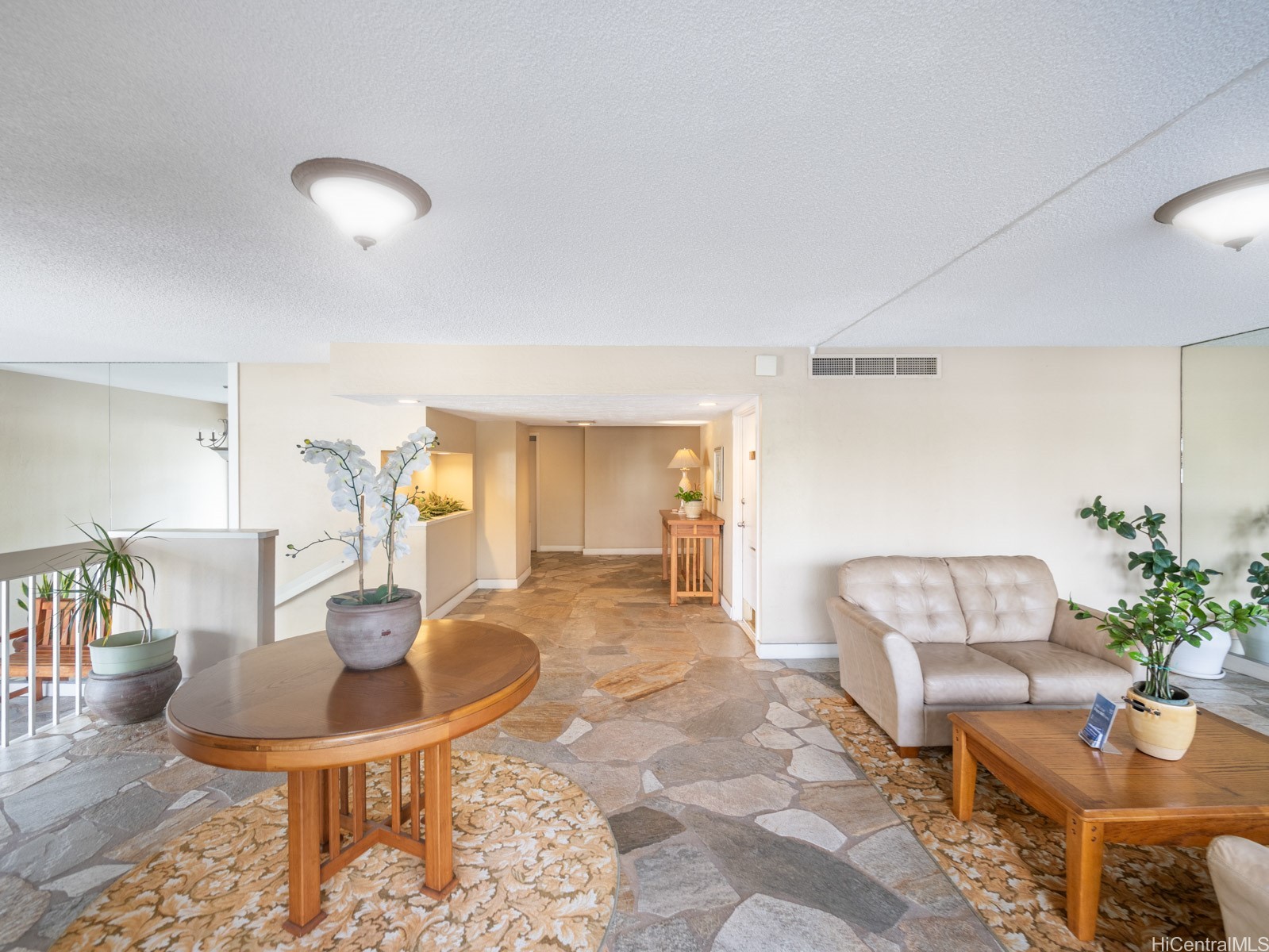 710 Lunalilo Street 402