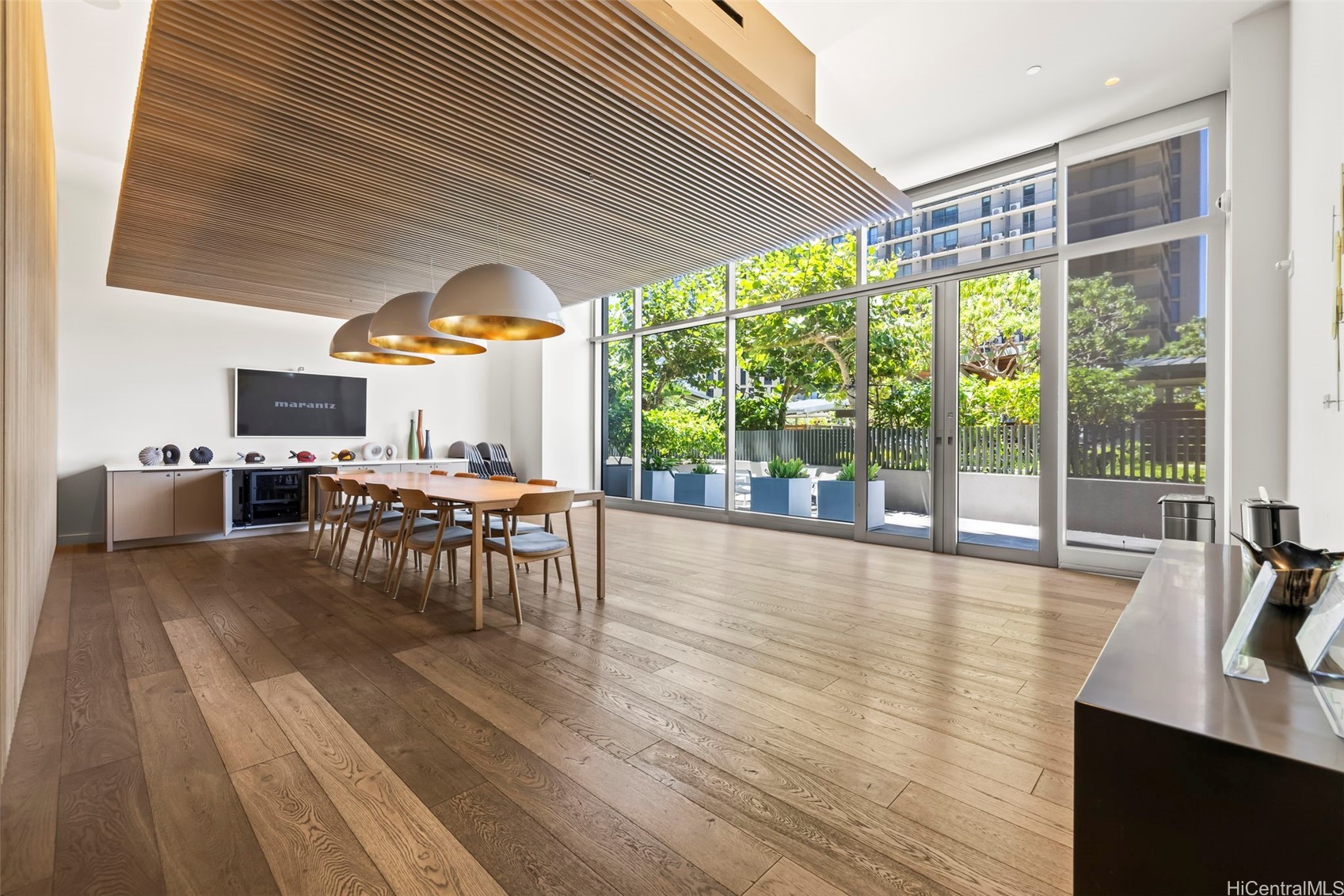 1001 Queen Street 1213