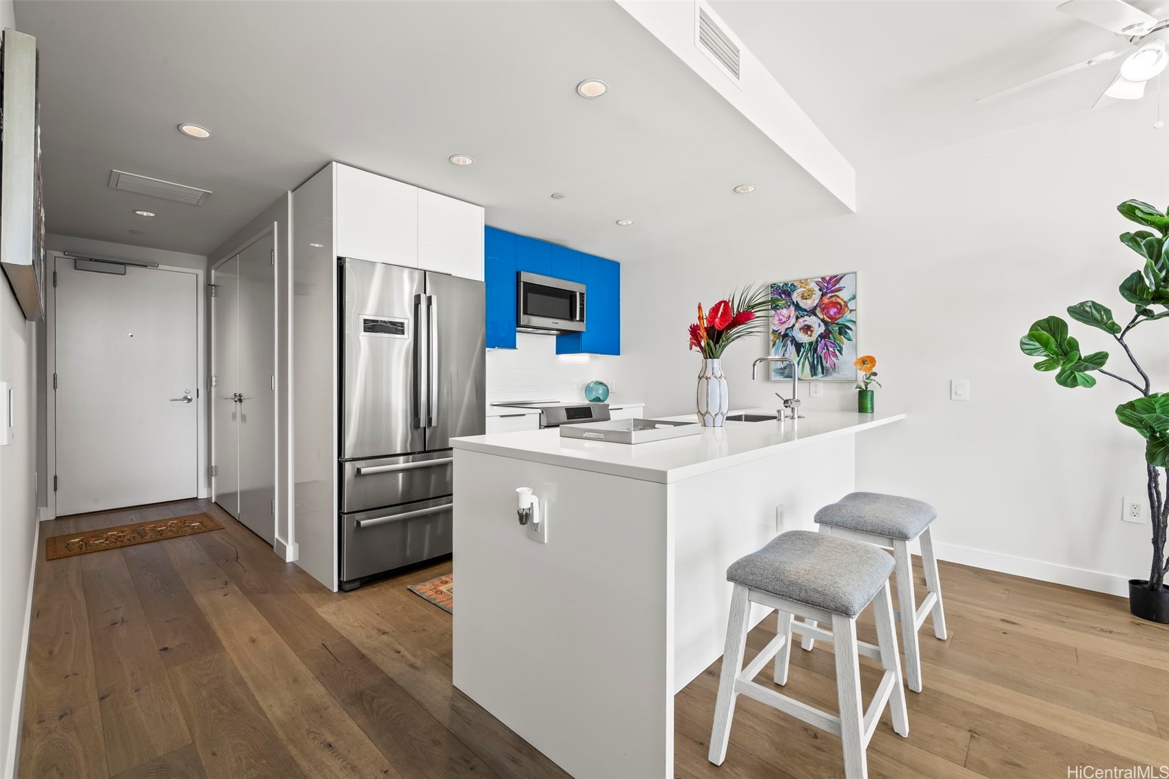 1001 Queen Street 1213