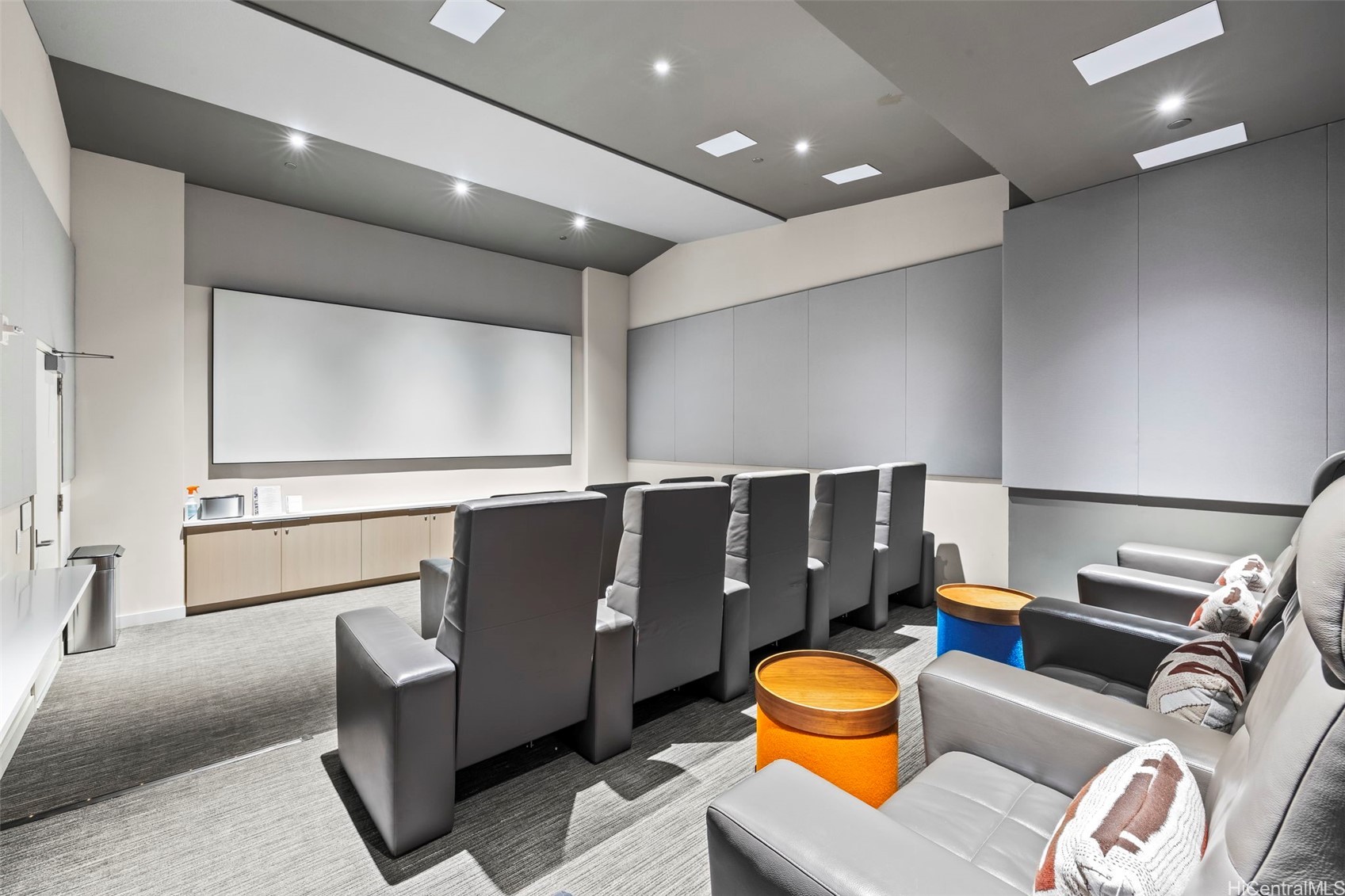 1001 Queen Street 1213