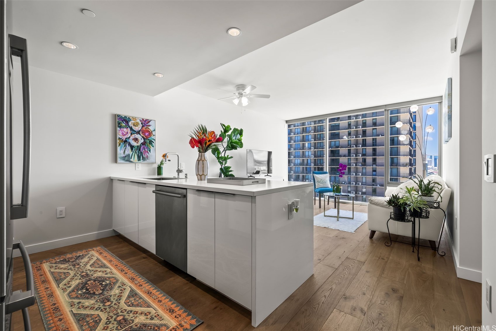 1001 Queen Street 1213