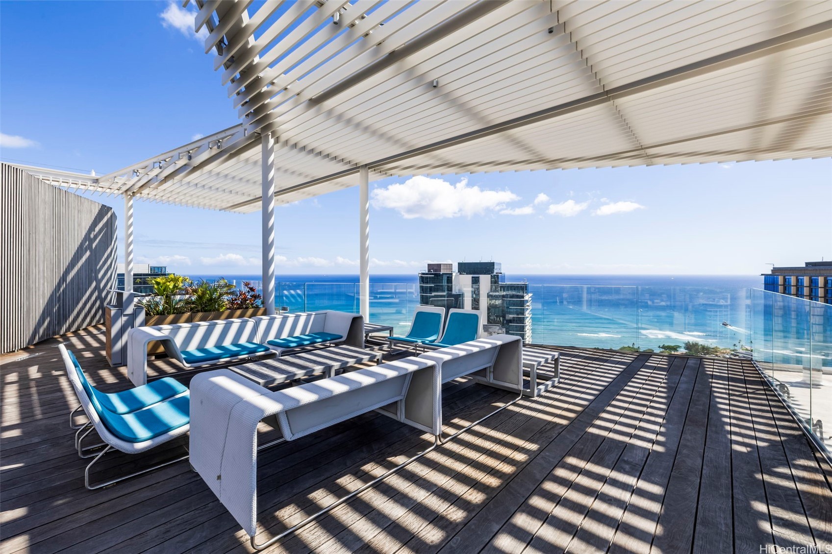 1001 Queen Street 1213