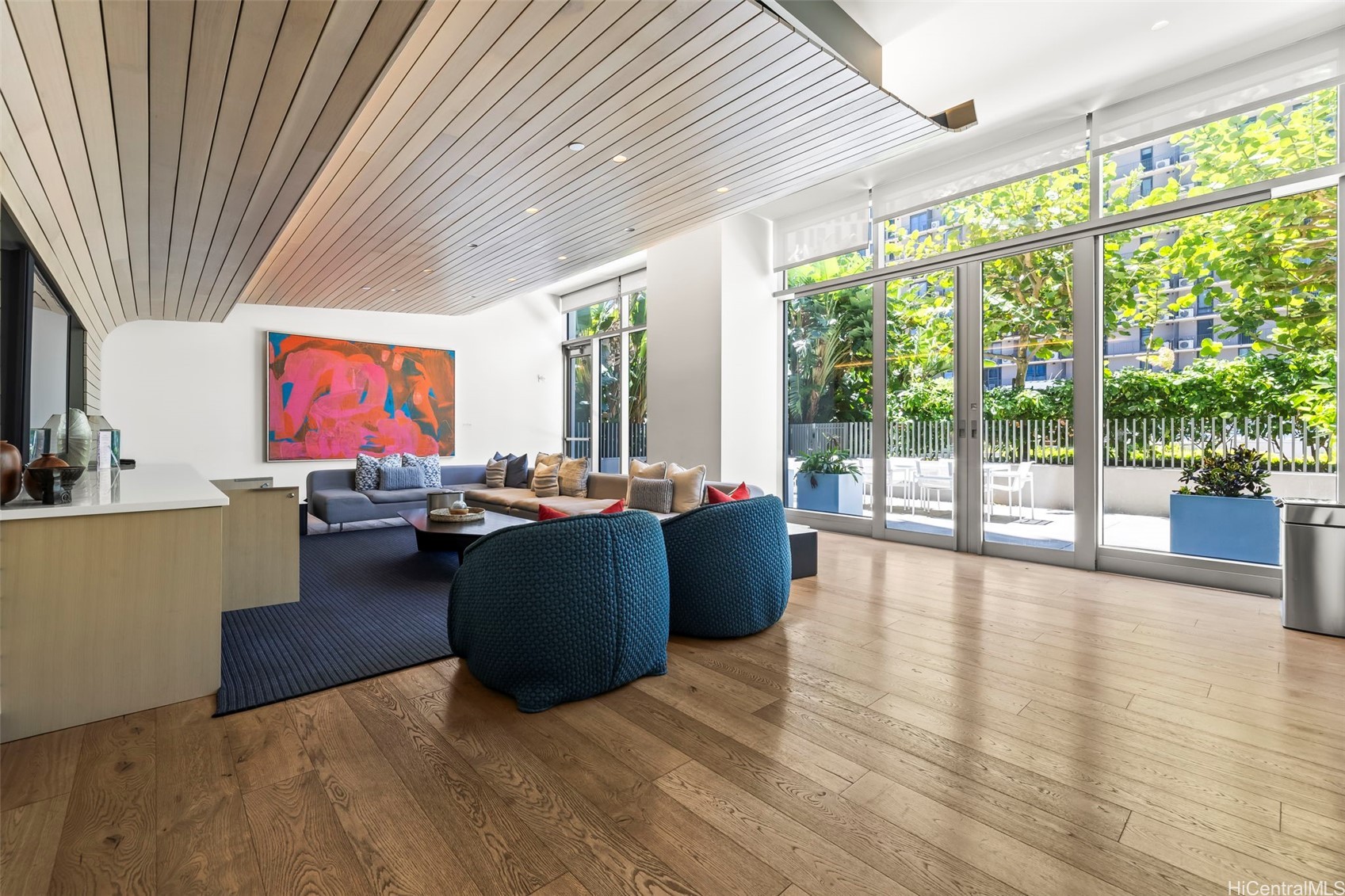 1001 Queen Street 1213