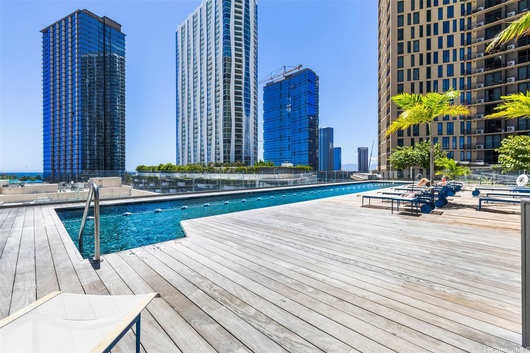 1001 Queen Street 1213