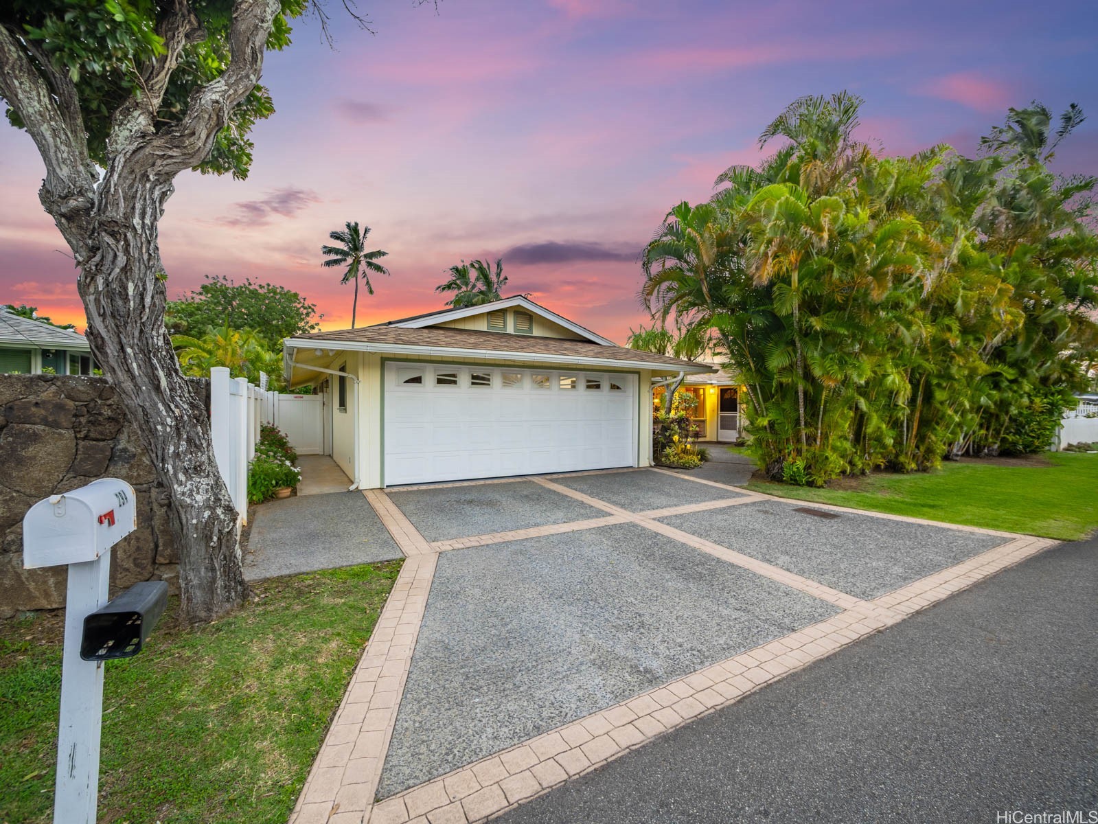 294 Awakea Road