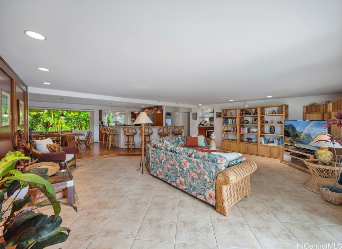 294 Awakea Road