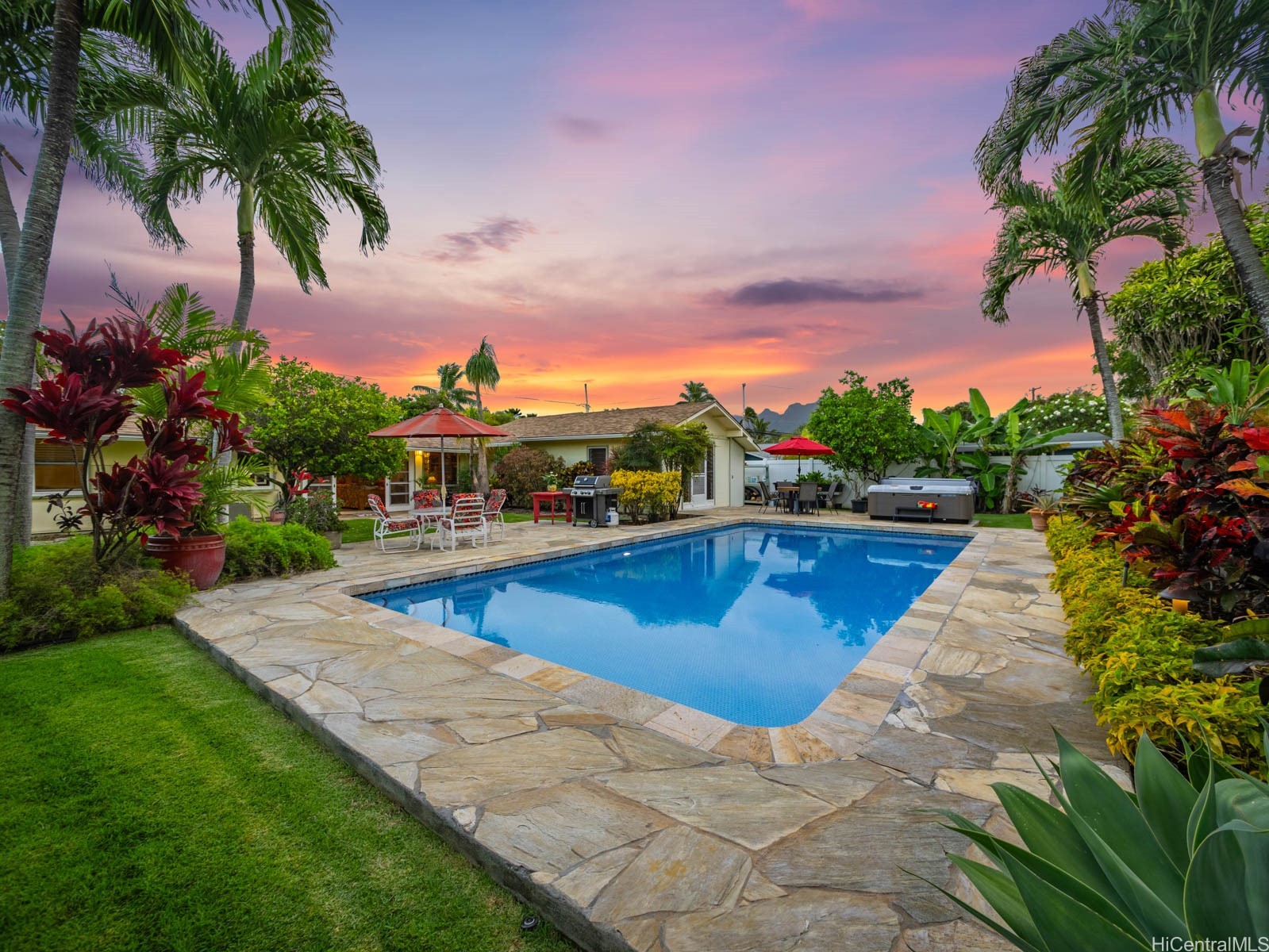 294 Awakea Road
