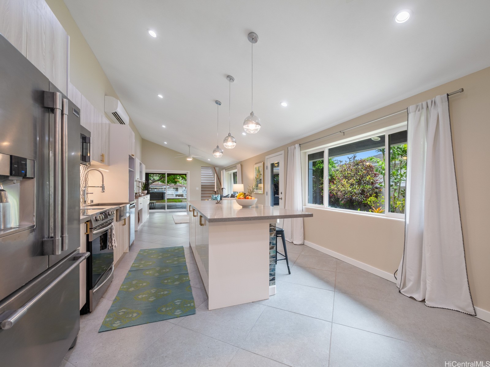 6601 Hawaii Kai Drive