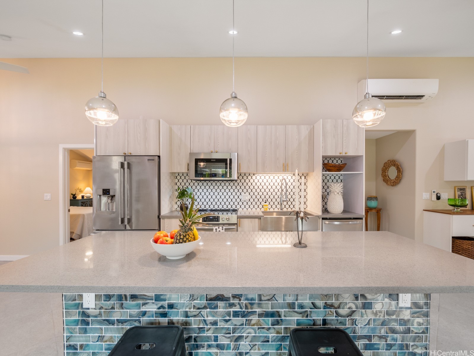 6601 Hawaii Kai Drive