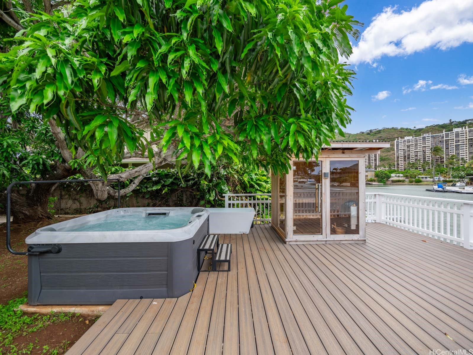 6601 Hawaii Kai Drive