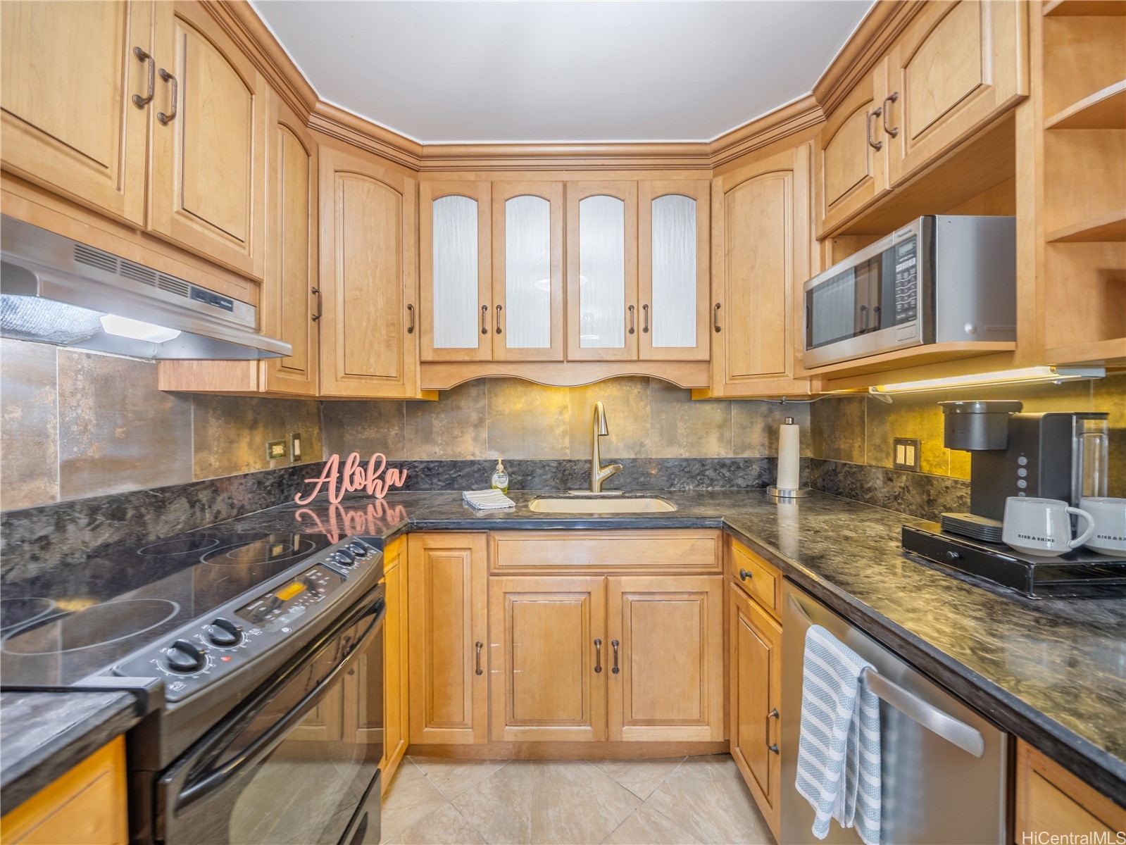 303 Liliuokalani Avenue 1104
