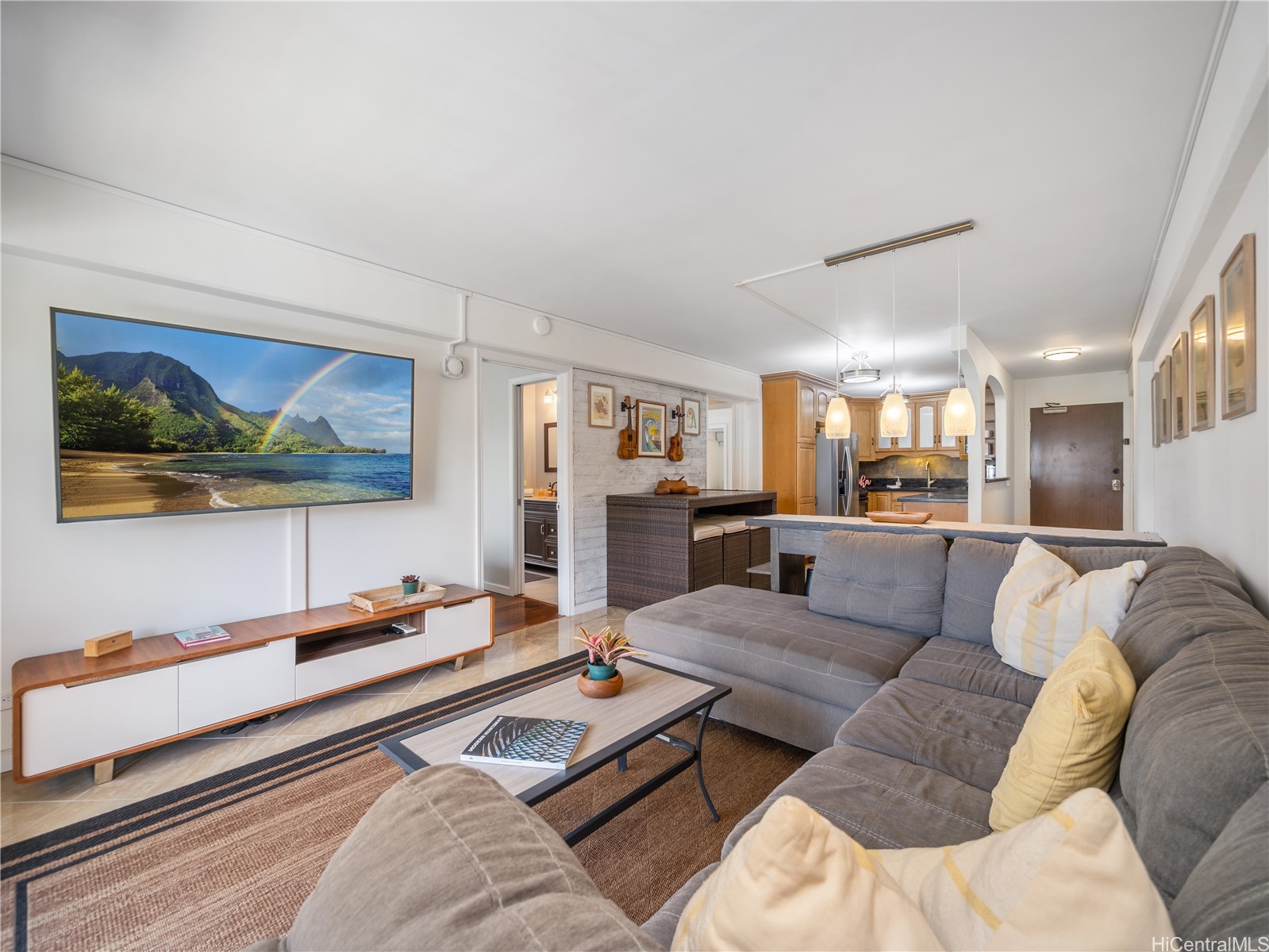 303 Liliuokalani Avenue 1104