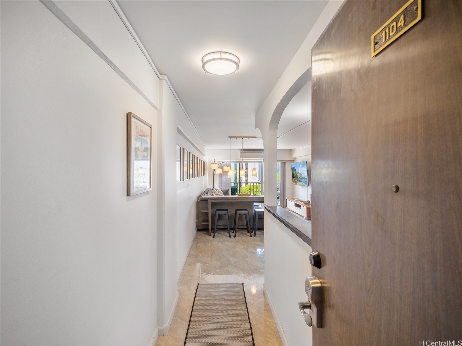 303 Liliuokalani Avenue 1104