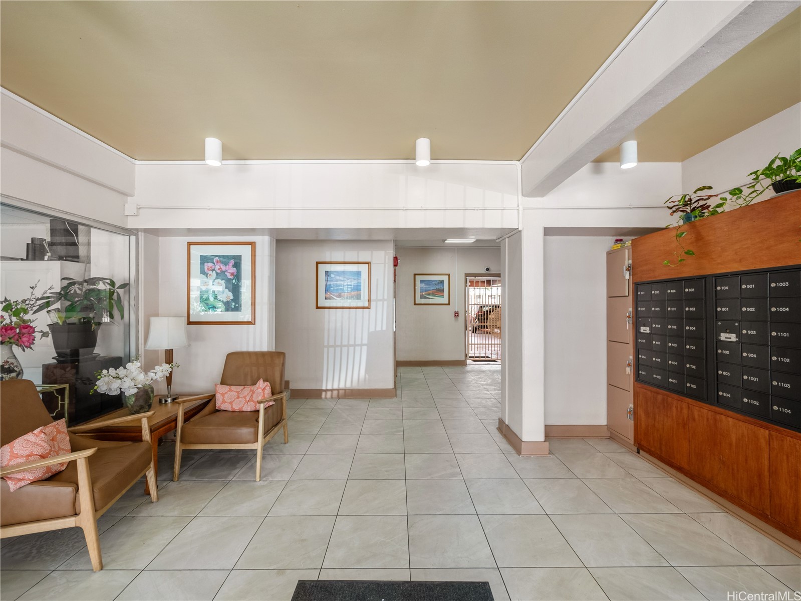 303 Liliuokalani Avenue 1104