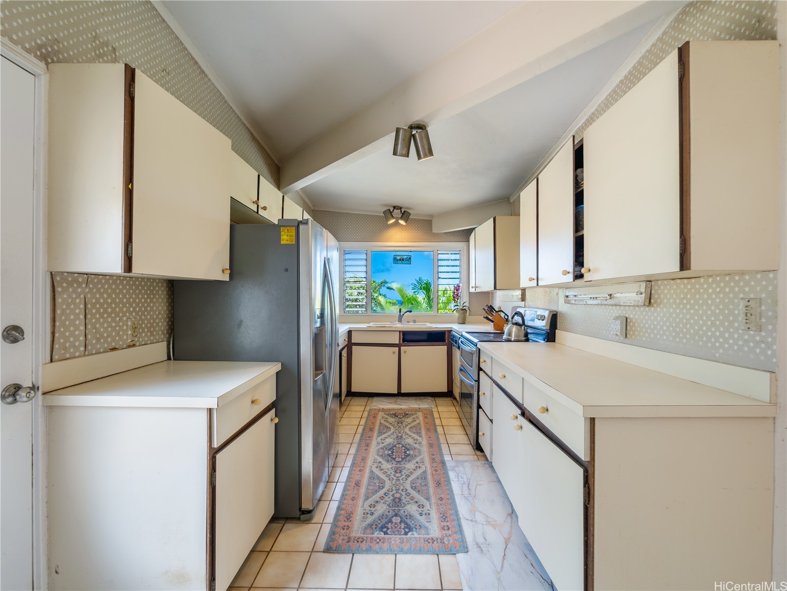 111 Polihale Place