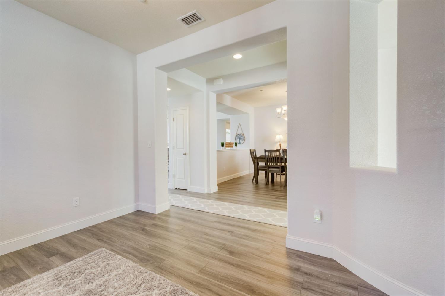 580 W Castle Oaks Drive