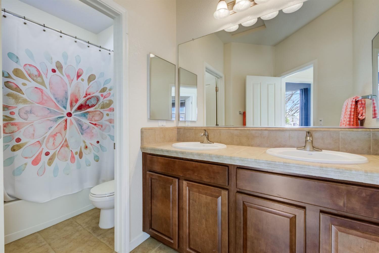 580 W Castle Oaks Drive