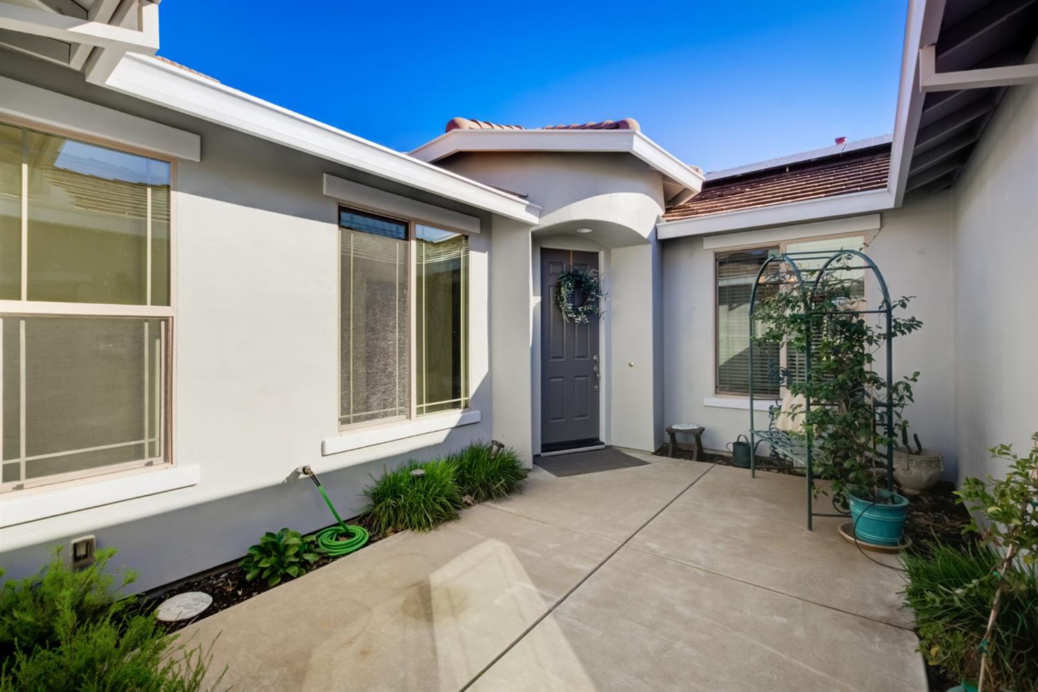 580 W Castle Oaks Drive