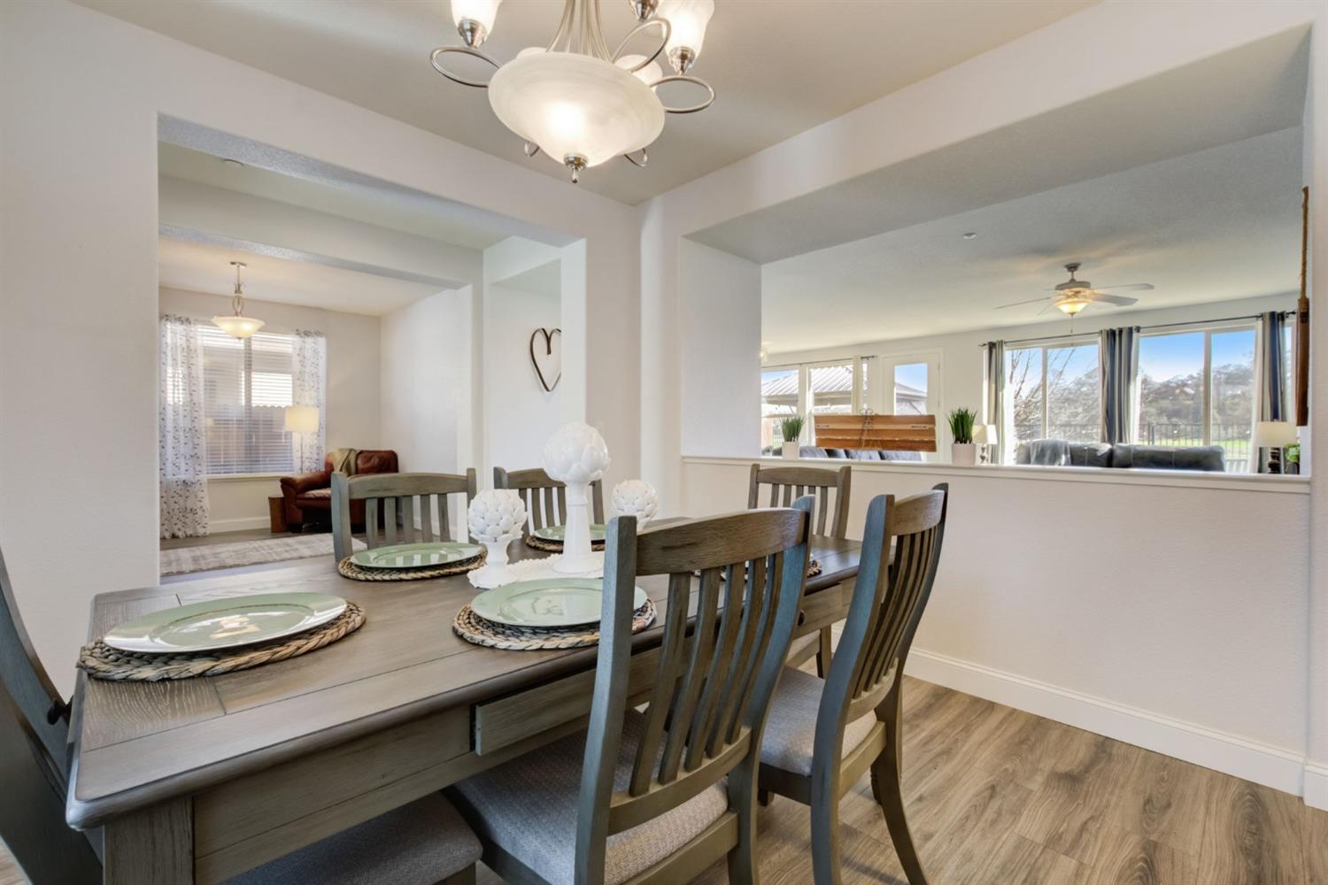 580 W Castle Oaks Drive