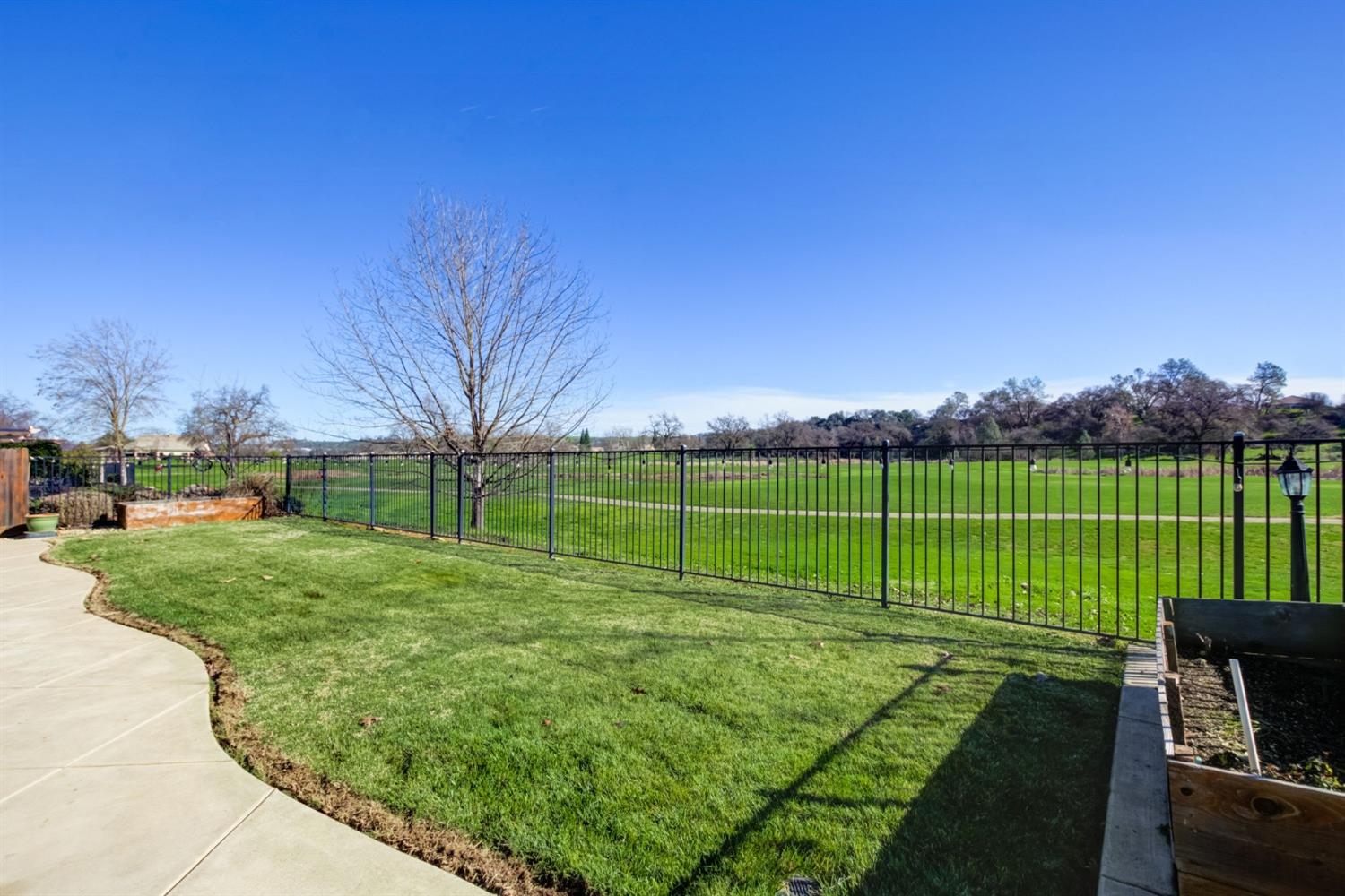 580 W Castle Oaks Drive