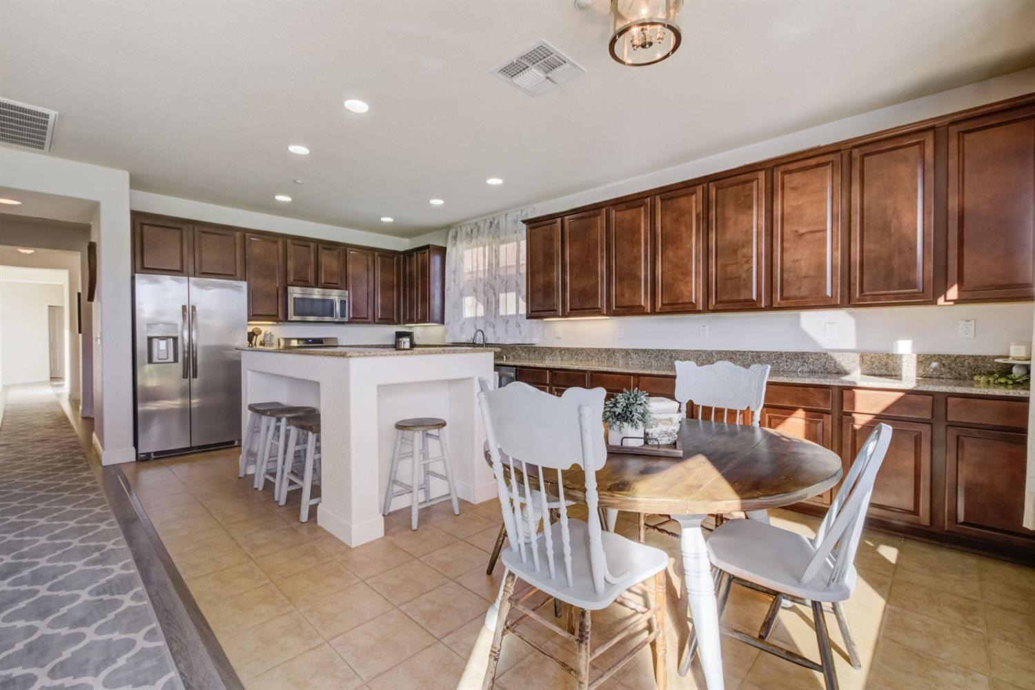 580 W Castle Oaks Drive