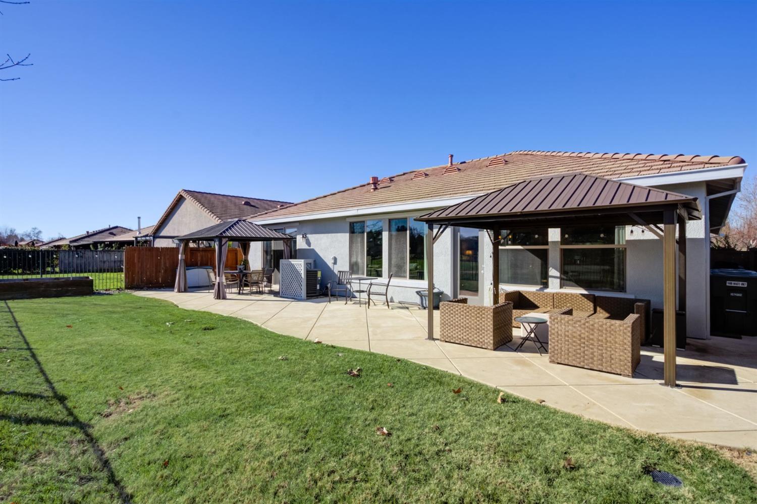 580 W Castle Oaks Drive