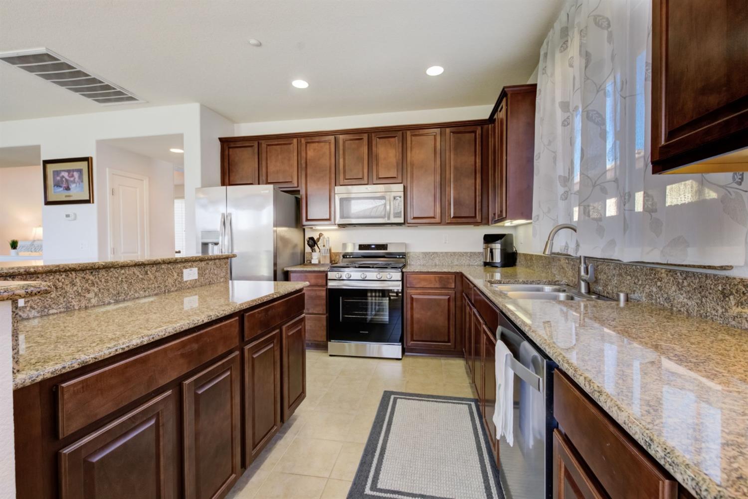 580 W Castle Oaks Drive