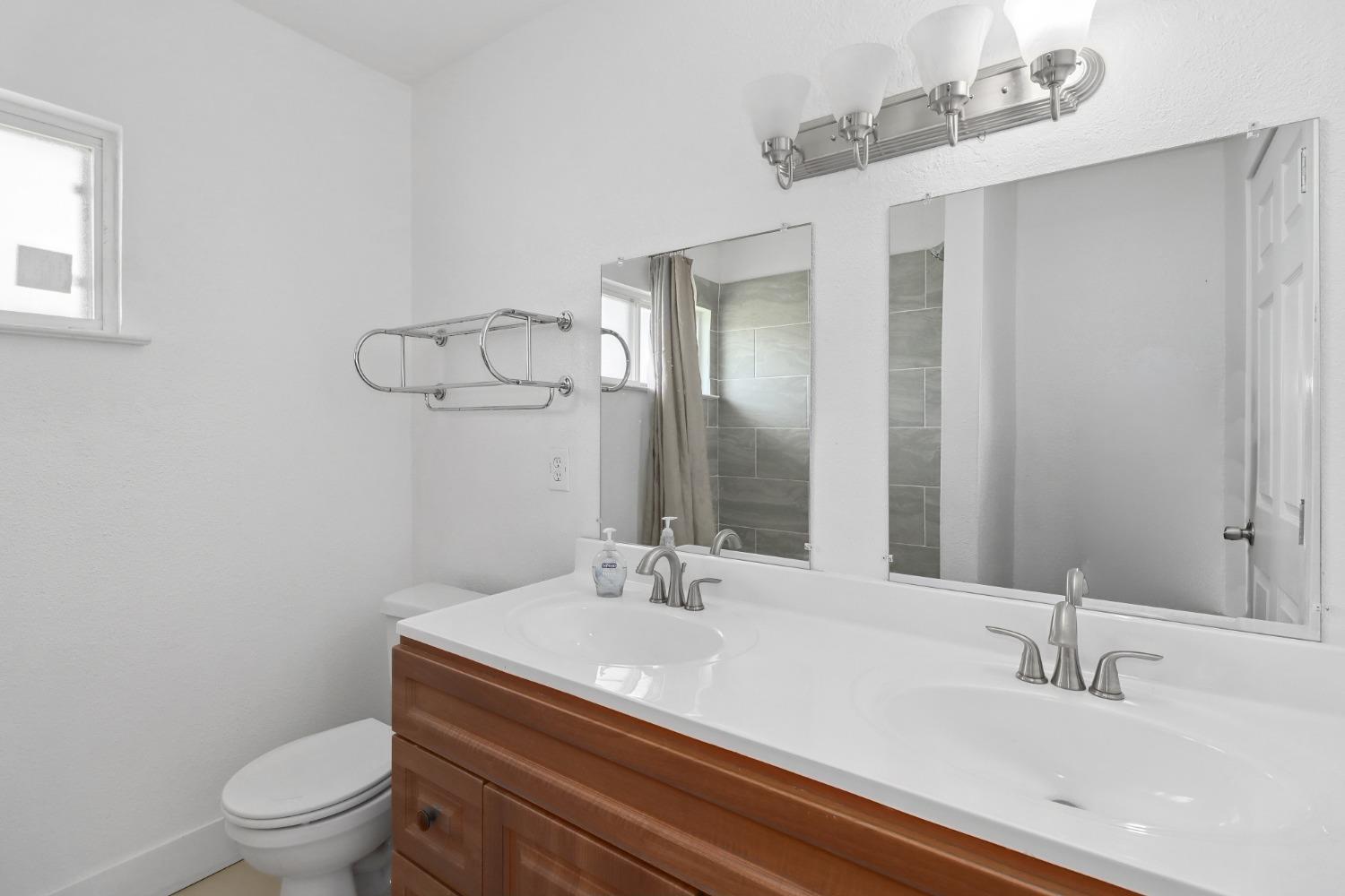 701 Las Palmas Avenue